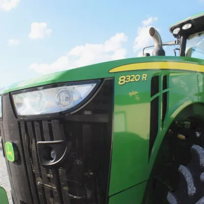 2018 John Deere 8320R thumbnail
