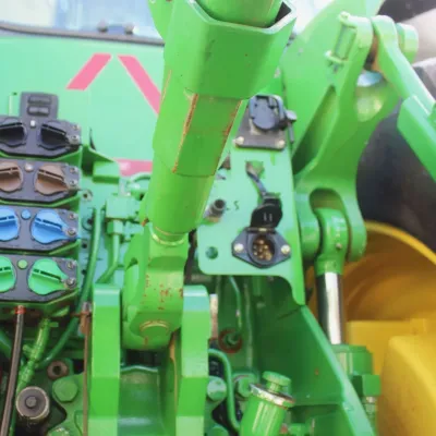 2018 John Deere 8320R thumbnail