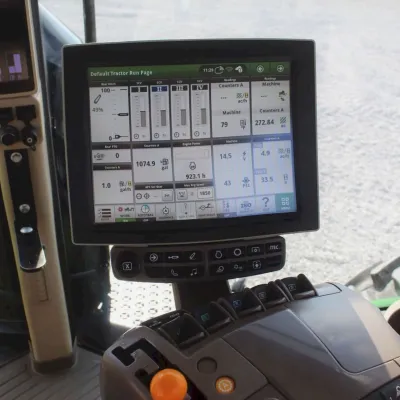 2018 John Deere 8320R thumbnail