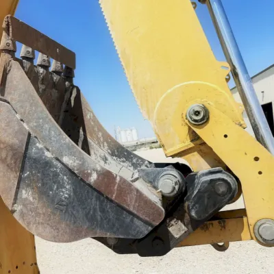 2019 Caterpillar 440 thumbnail