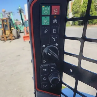 2023 Bobcat T64 thumbnail