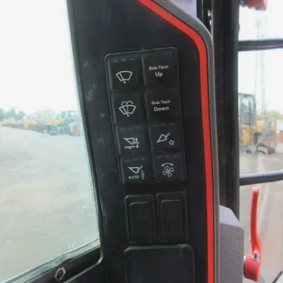 2022 Bobcat T62 thumbnail