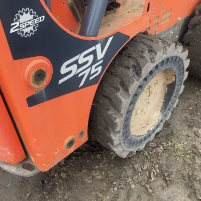 2021 Kubota SSV75 thumbnail