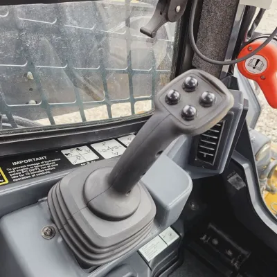 2022 Deere 331G thumbnail