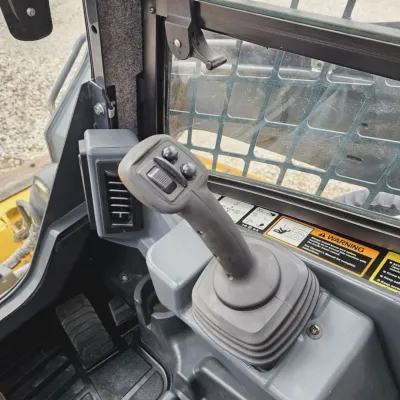2022 Deere 331G thumbnail