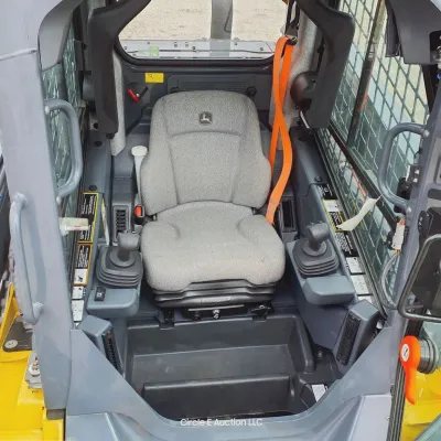 2022 Deere 331G thumbnail