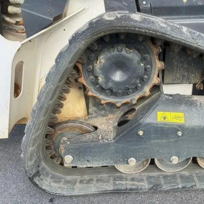 2021 Bobcat T64 thumbnail