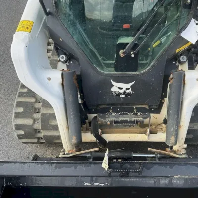 2021 Bobcat T64 thumbnail