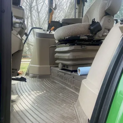 2018 John Deere 6120M thumbnail