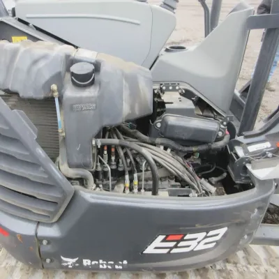 2020 Bobcat E32I thumbnail