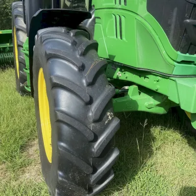 2018 John Deere 6120M thumbnail