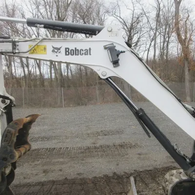 2020 Bobcat E32I thumbnail