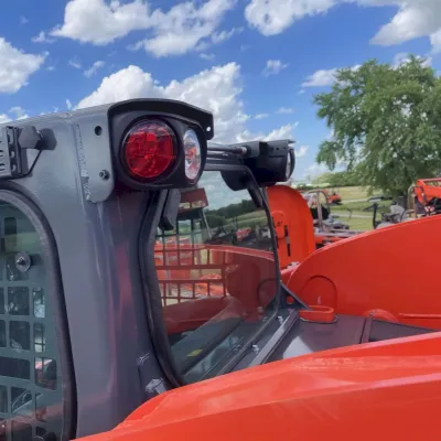 2022 Kubota SSV75 thumbnail