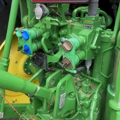 2018 John Deere 6120M thumbnail