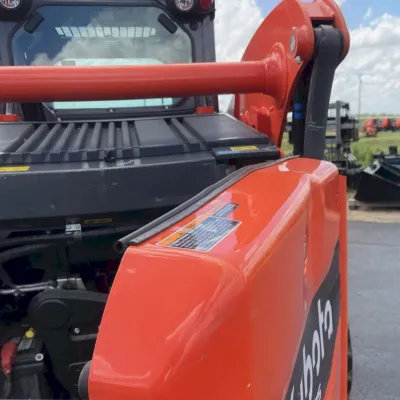 2022 Kubota SSV75 thumbnail