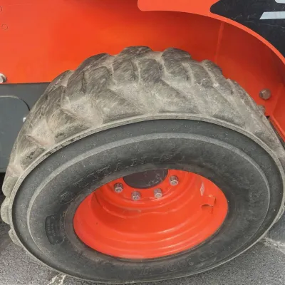 2022 Kubota SSV75 thumbnail