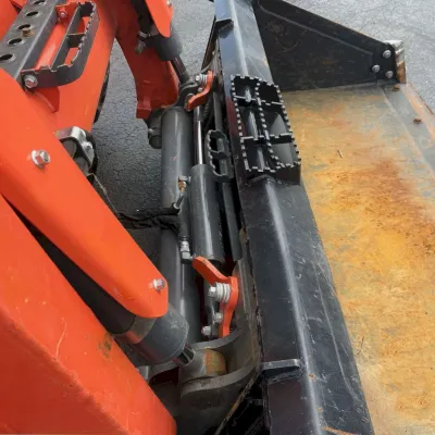 2022 Kubota SSV75 thumbnail