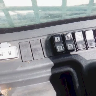 2020 Takeuchi TL10V2 thumbnail