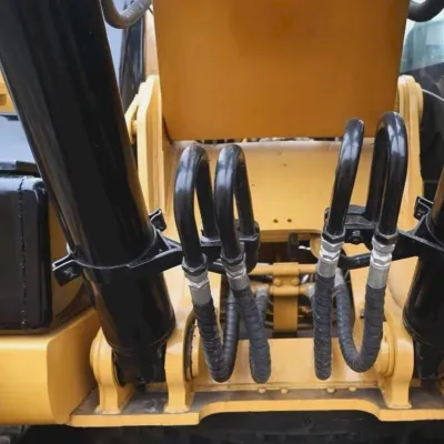2017 Caterpillar 320D2 thumbnail