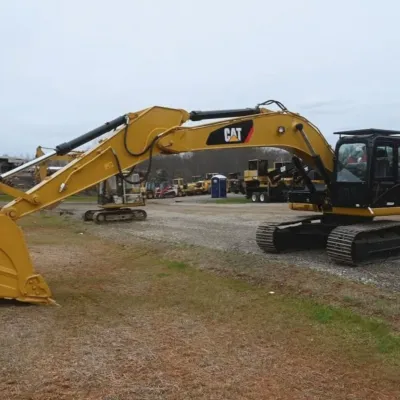 2017 Caterpillar 320D2 thumbnail