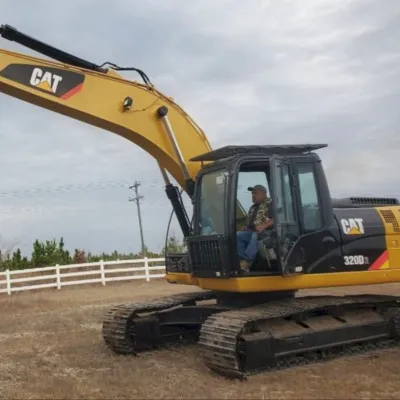 2017 Caterpillar 320D2 thumbnail