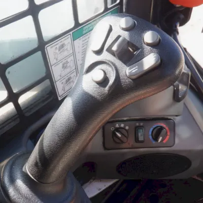 2020 Bobcat T740 thumbnail