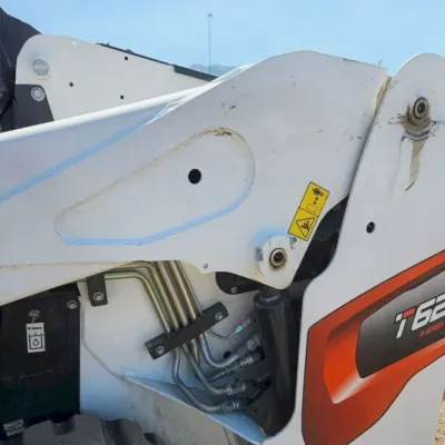 2023 Bobcat T62 thumbnail