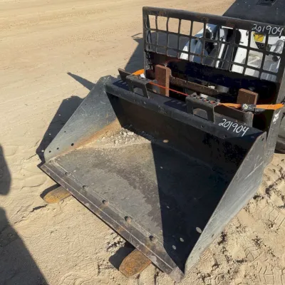 2023 Bobcat MT100 thumbnail