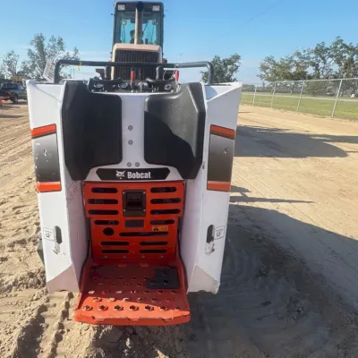 2023 Bobcat MT100 thumbnail