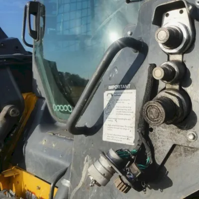 2024 Deere 325G thumbnail