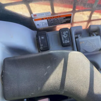 2023 Kubota SVL75-2 thumbnail