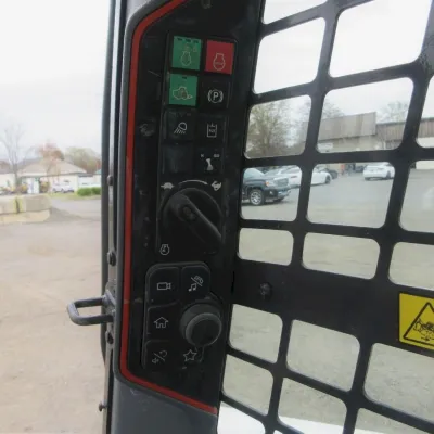 2021 Bobcat T66 thumbnail