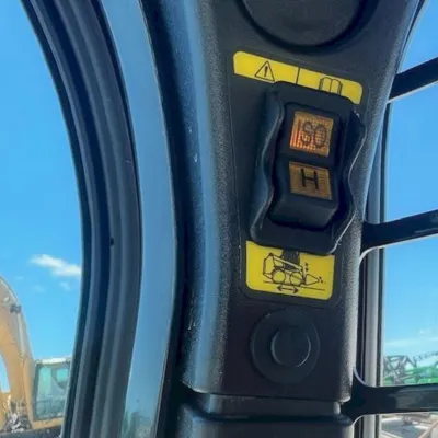 2024 Bobcat T595 thumbnail