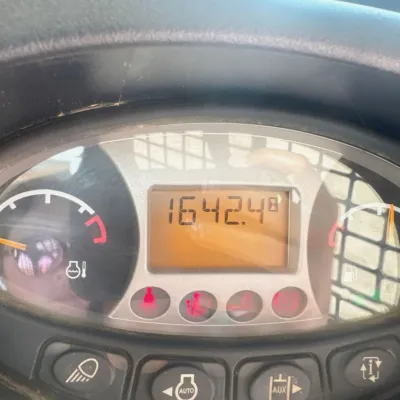 2020 Bobcat T870 thumbnail