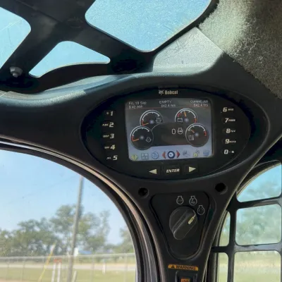 2020 Bobcat T870 thumbnail