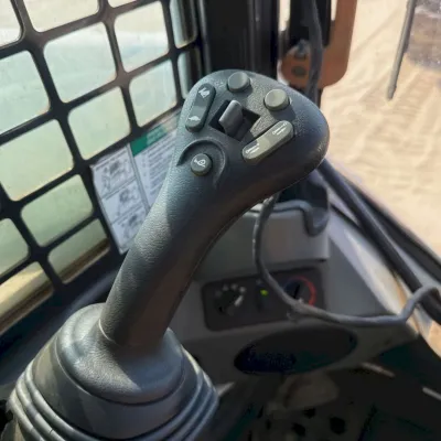 2020 Bobcat T870 thumbnail