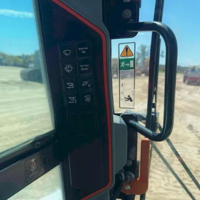 2021 Bobcat T66 thumbnail