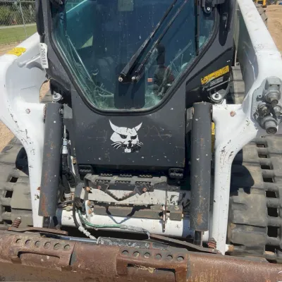 2021 Bobcat T66 thumbnail