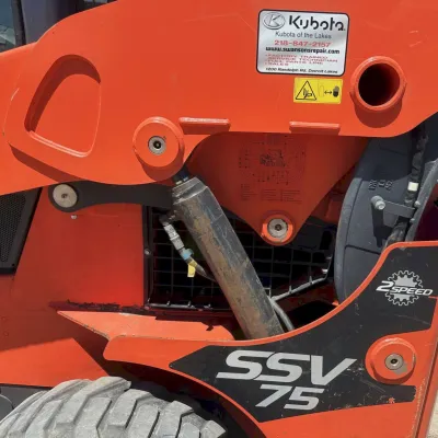 2020 Kubota SSV75 thumbnail