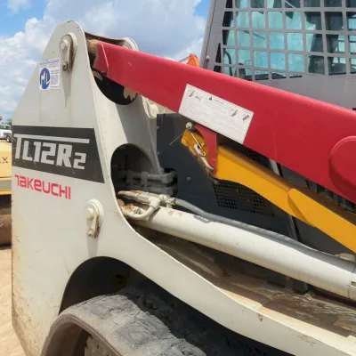 2022 Takeuchi TL12R2 thumbnail