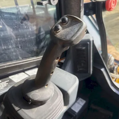 2022 Deere 325G thumbnail
