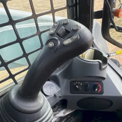 2024 Bobcat T740 thumbnail