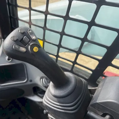 2024 Bobcat T740 thumbnail