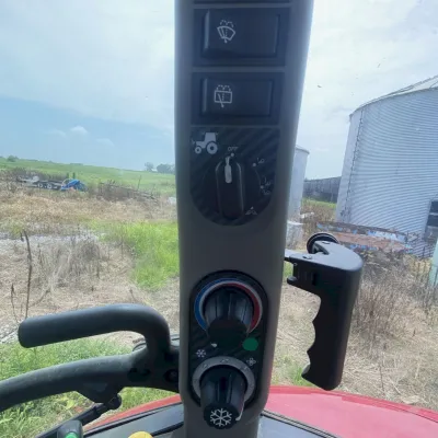 2021 Case IH Farmall 120C thumbnail