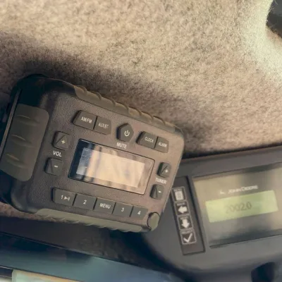 2019 Deere 325G thumbnail