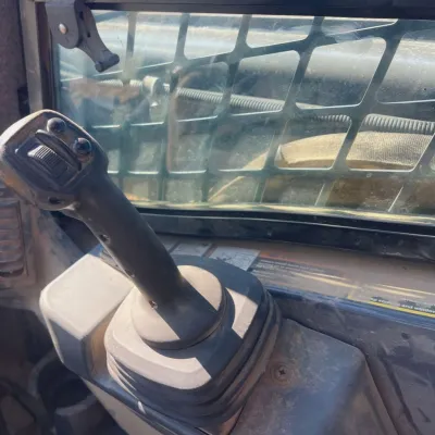 2019 Deere 325G thumbnail