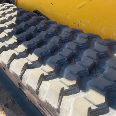 2019 Deere 325G thumbnail
