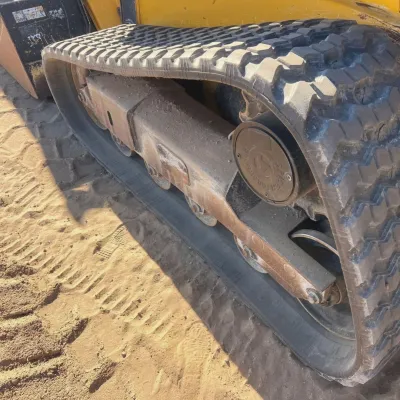 2019 Deere 325G thumbnail