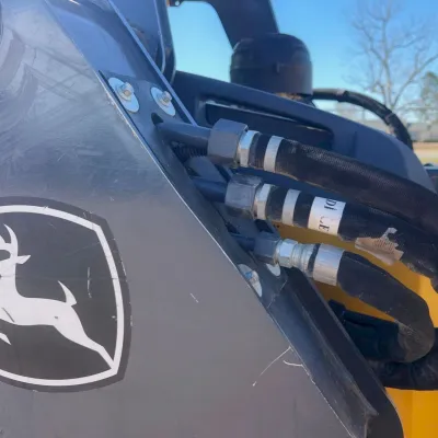 2019 Deere 325G thumbnail