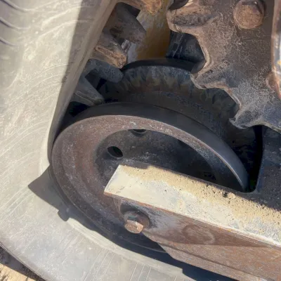 2019 Deere 325G thumbnail